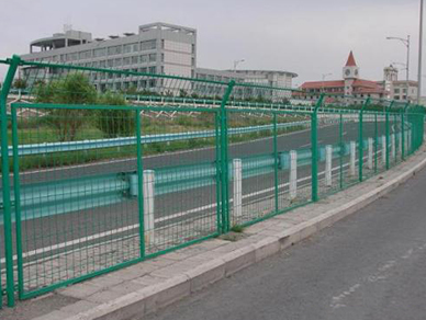 西安高速公路防护网边坡绿化的防护措施