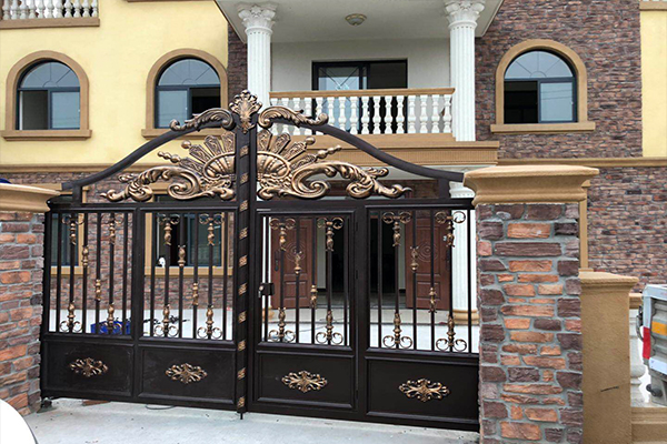 绵阳三台别墅装饰铝艺大门的方法