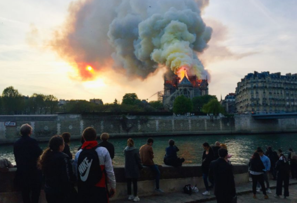 巴黎圣母院突遭大火，绵阳亲子鉴定机构邀请您关注灾后重建