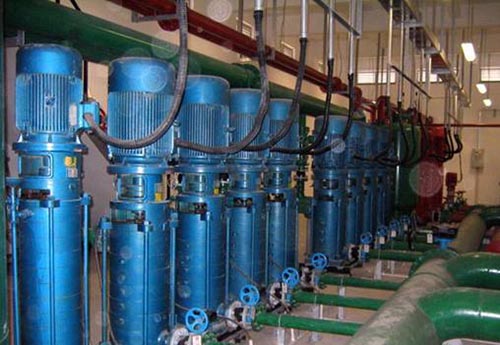 苏州工厂节能改造的空气源热泵风侧的换热器是蒸发器结露的水就会变成细细的冰
