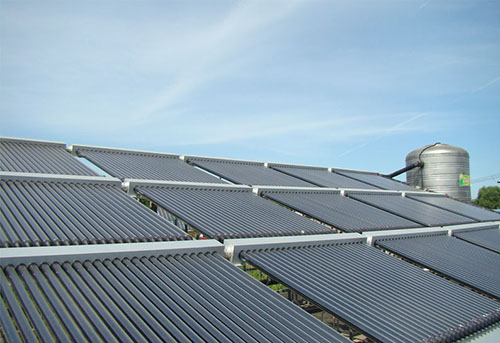 空气能及太阳能热水工程实现了从商用市场向家用市场的迅速普及成为新的绿色低碳财富
