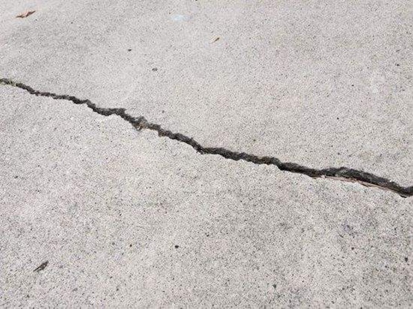混凝土路面裂缝修补