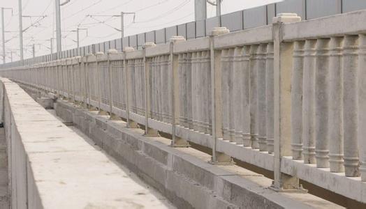 详细说明吉林省白山市高铁护栏施工时的注意事项-护栏网专家