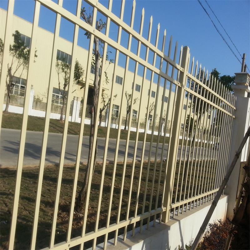 湖北省宜城市框架护栏网被腐蚀生锈后有什么处理方法？护栏网厂家