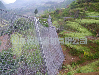 吉林省长春市被动边坡防护网的生产工艺是什么？有什么特点？