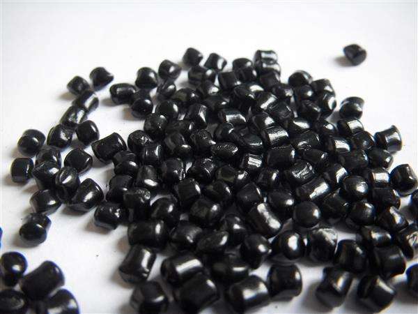 山东济南黑色母粒厂家鲁燕色母粒解析黑色母粒在塑料制品中的作用及使用注意事项