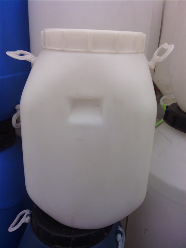 山东，安徽25升公斤大口螺旋盖食品塑料桶周转型塑料桶