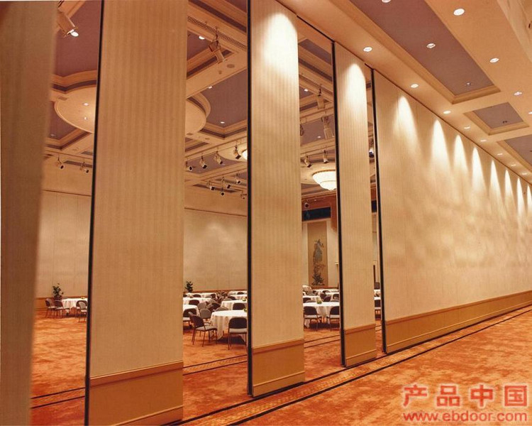 襄阳未来城大酒店的活动隔断是哪个厂家？