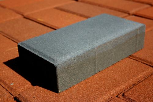 昆明透水砖简述生态砂基透水砖的特点