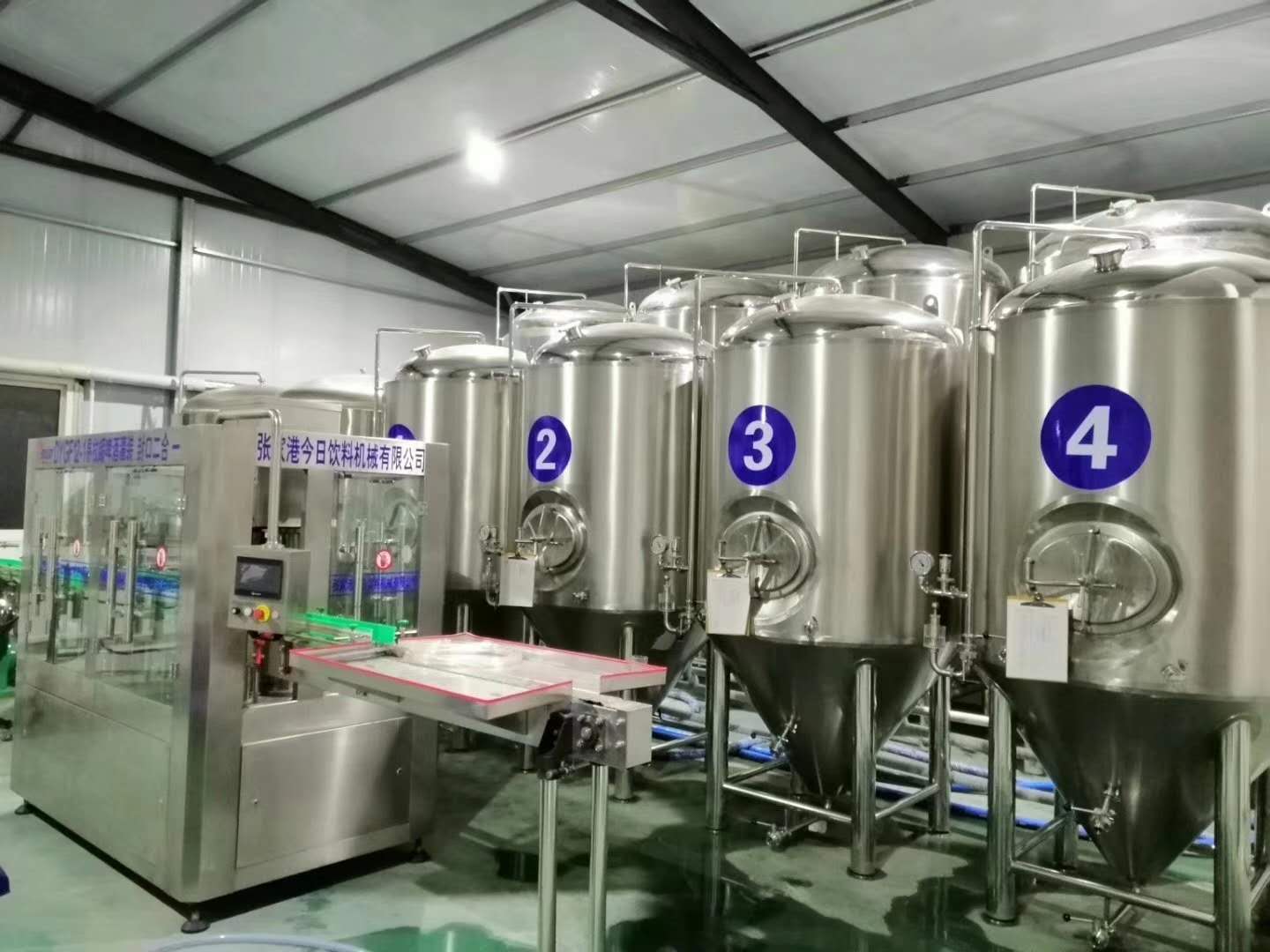 沈阳精酿啤酒设备厂家在酿造啤酒时的小知识