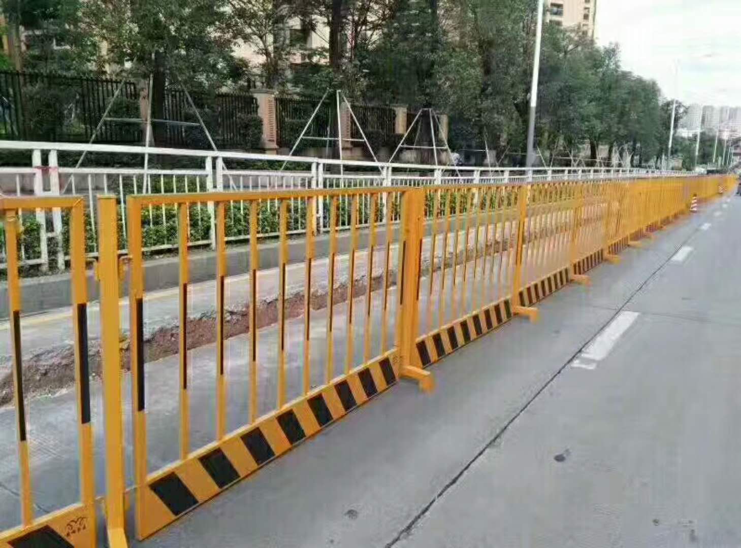 城市马路中市政护栏安装以后有什么作用