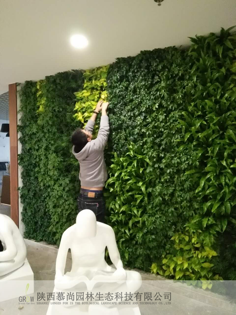 如何选择高性价比仿真植物墙公司