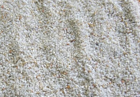 如何提高石英砂的白度和纯度？