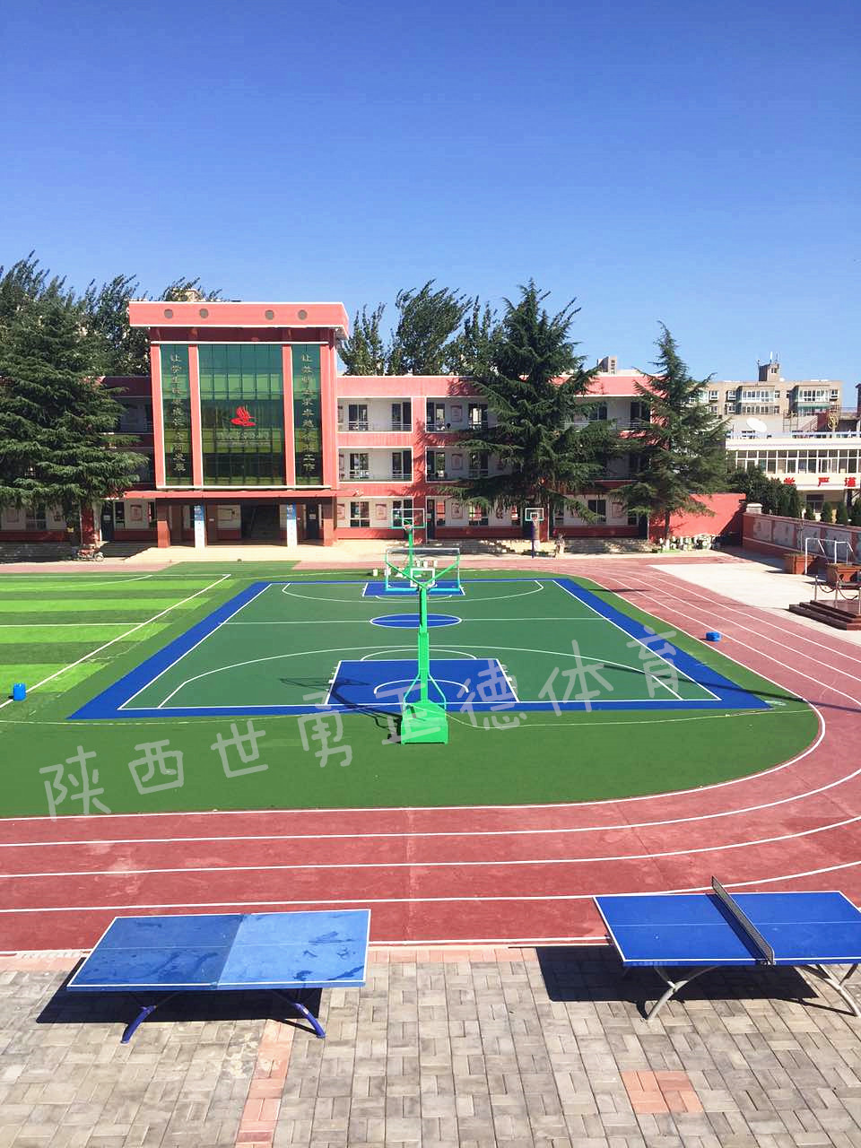混合型塑胶跑道施工工艺，精湛的施工，一流的服务就在陕西世勇正德体育