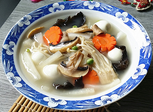 水冶厨师培训学校电话教您做营养美味的菌菇浓汤