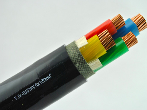 与架空线路相比，电缆线路具有以下主要优点：