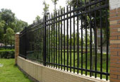 铁艺围墙护栏有以下两种组装方式
