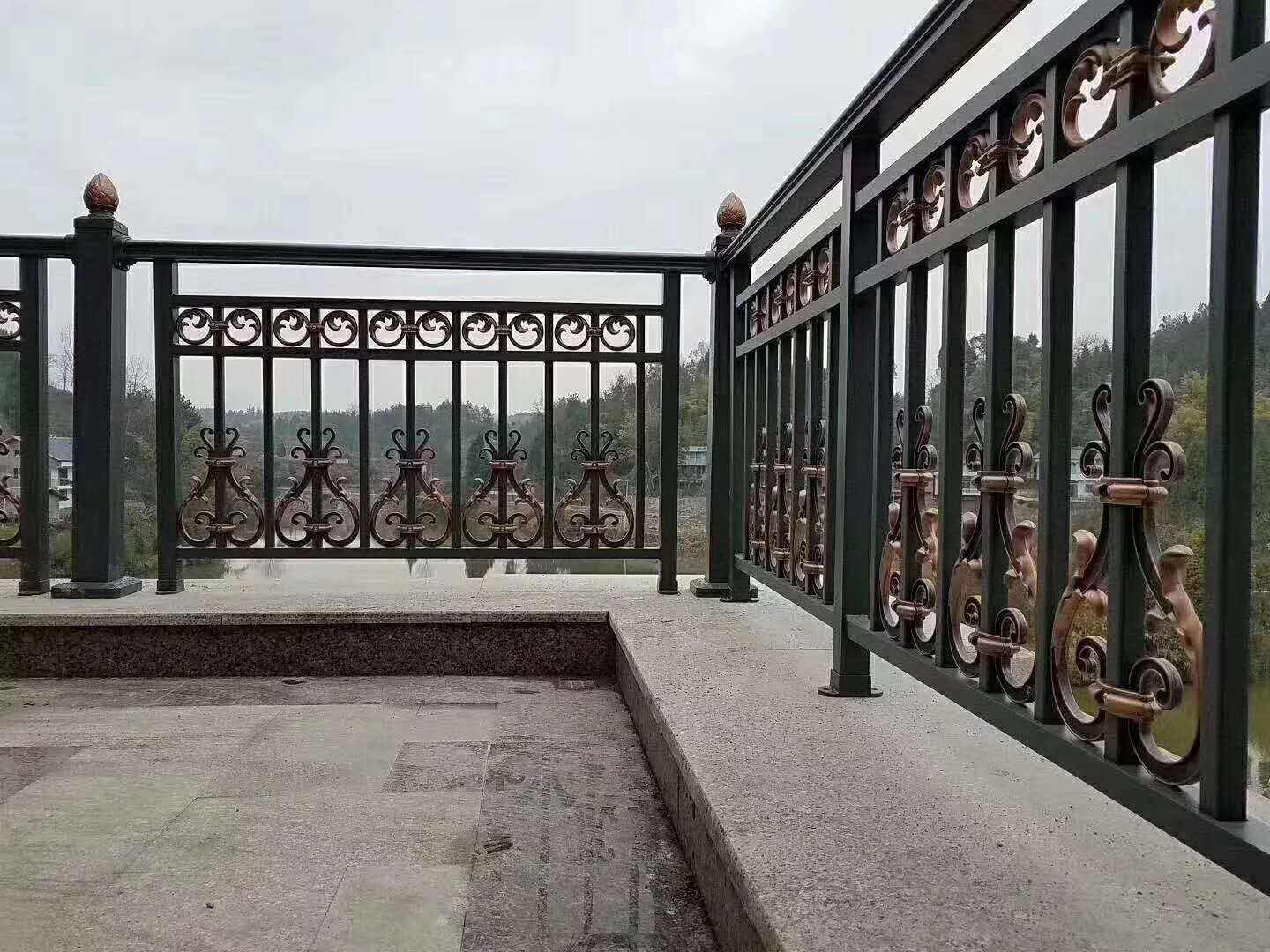 阳台铝艺护栏