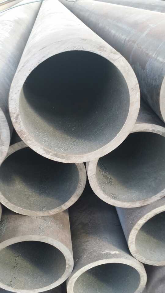 天津大无缝钢管厂销售壁厚25的大口径厚壁钢管多少钱一公斤