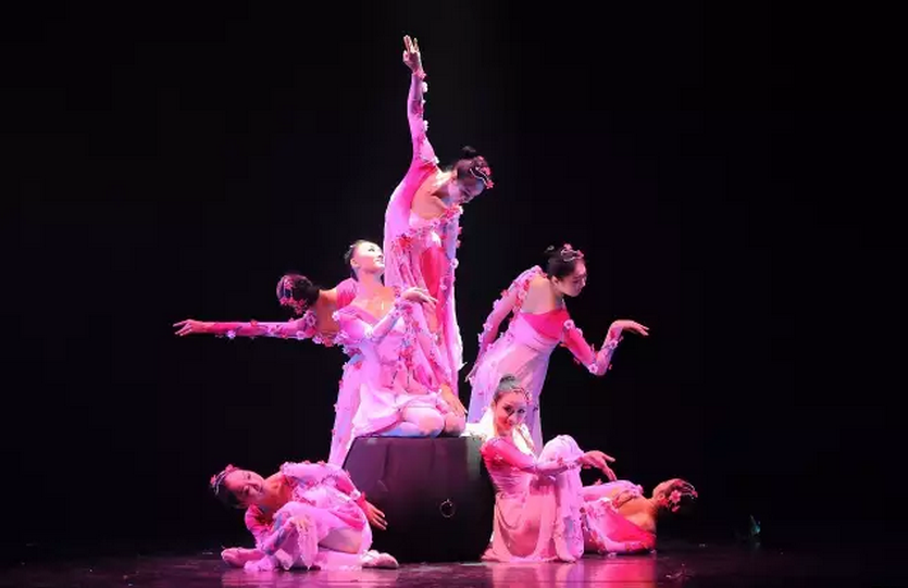 揭晓贵州文化演艺用真实演艺文化技术诠释在当今生活中的活跃度惊人效果