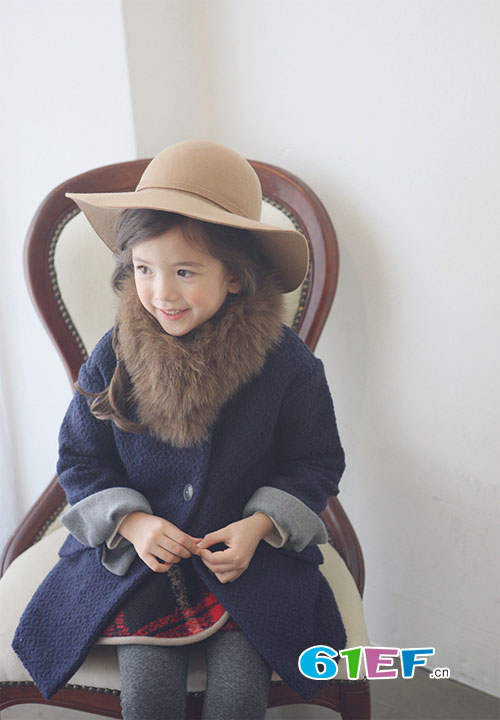 2018新款童装款式 韩英混血小萝莉崔路易 给大家带来的几套搭配方案
