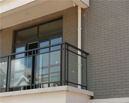 莱芜/临沂使用阳台护栏能起到什么安全作用