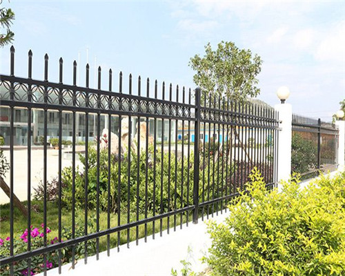 浅谈阳台铁艺围墙护栏翻新的条件是什么
