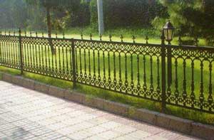 铁艺栏杆要选择专业正规的原因以及铁艺栏杆的质量控制的方法
