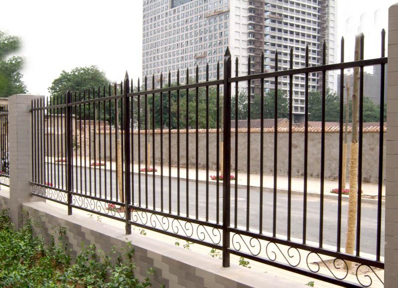  铁艺护栏需要有多方面的设备提升具体有哪些提升