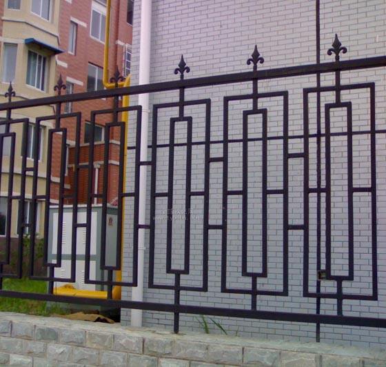 浅析铁艺栏杆的常用油漆的不同之处