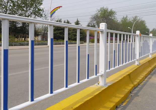 辽阳/盘锦道路护栏的安全重要性及优势是什么