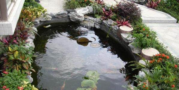 庭院假山鱼池