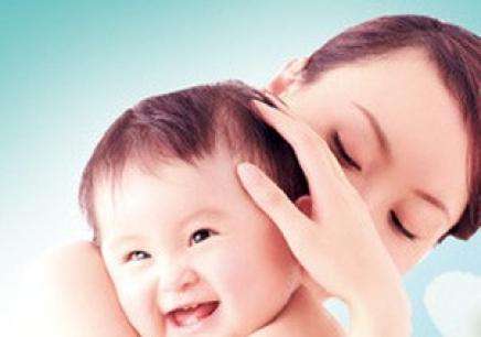 上海育婴师教您怎样防止宝宝吐奶问题