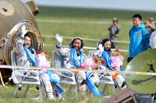 武汉武昌区化妆培训欢迎航天员回家祝贺神州十号顺利返航