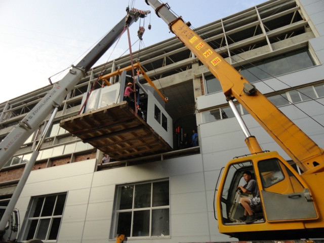 建筑施工中,西安重型吊车出租公司都应该注意什么问题?