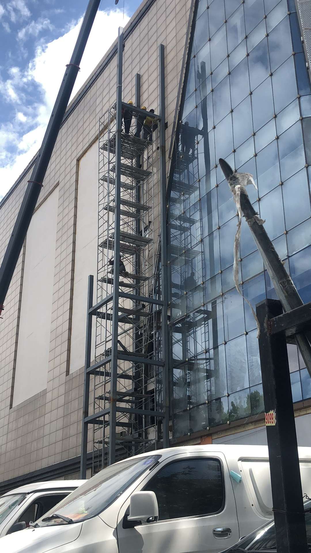钢结构电梯