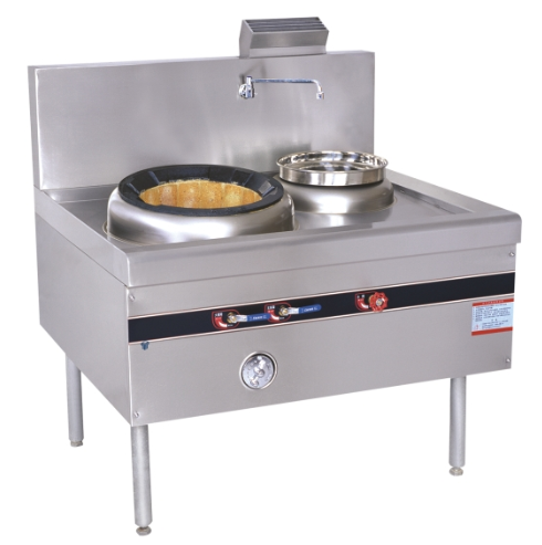 商用厨房设备中，燃气大锅灶的使用过程中的注意事项。