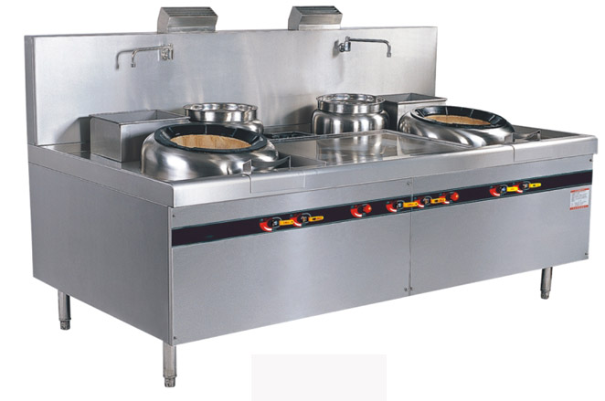商用厨房设备中，电磁炉日常使用应注意事项。
