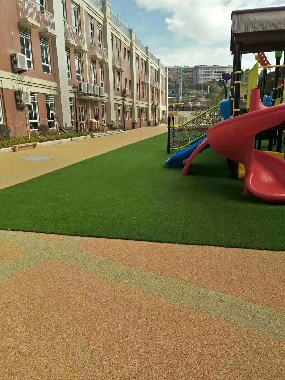 學校游樂場彩色混凝土地坪