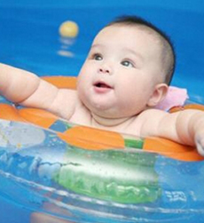 西安婴儿游泳抚触培训详解宝宝游泳前后该了解什么