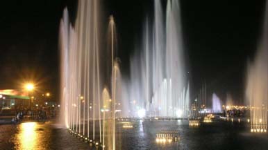 吉林四平宏泰公园音乐喷泉采用西安水景万能支撑器安装完成