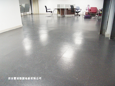 橡胶地板已成为公众场合常用的地面材料