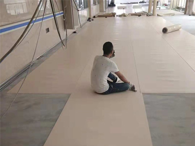 卷材橡胶地板