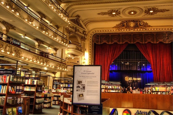 陜西LED書店照明設計將劇院改造成金碧輝煌的書店