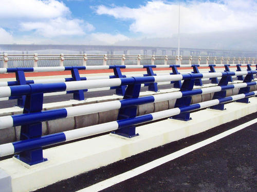你知道普通的桥梁护栏都有哪些功能吗？