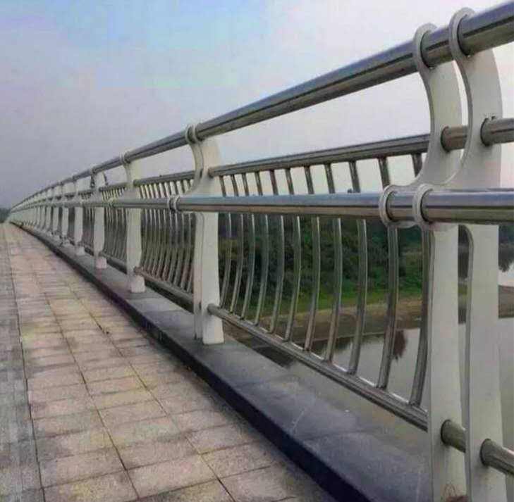 你知道桥梁防撞护栏的施工规范吗？