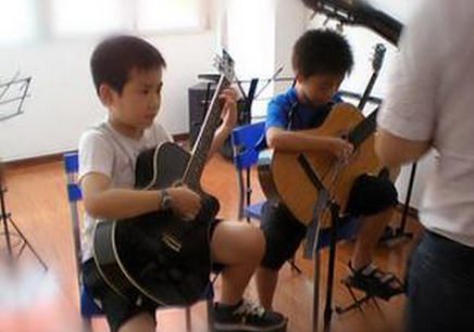大兴乐器培训班让零乐理基础的同学快速学好吉他