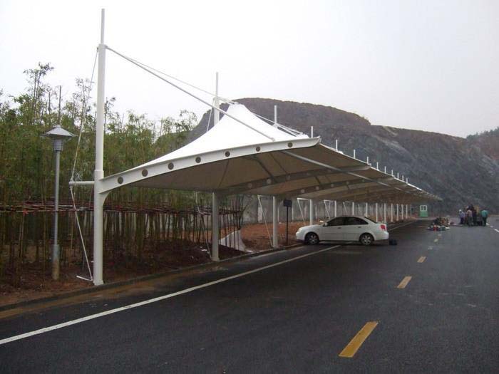 济南/青岛膜结构停车棚的应用非常广泛