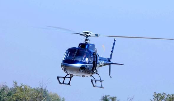 乌鲁木齐市直升机飞防10余万亩 喷洒的农药不会污染土壤水源