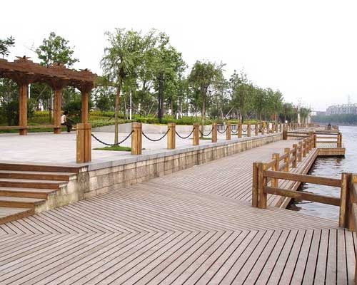 新嘉城是新疆防腐木护栏的供货商